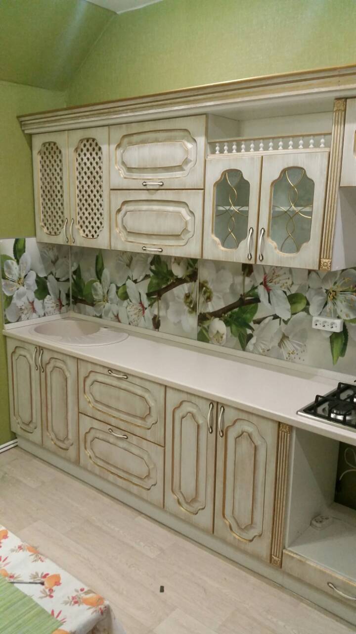 кухонный гарнитур с патиной золото в Сочи