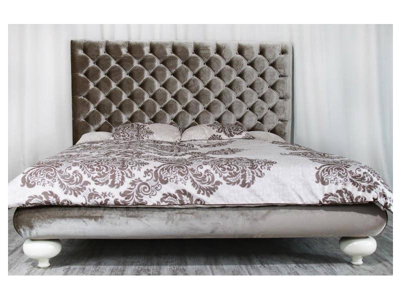кровать с высоким изголовьем grande letto в Сочи
