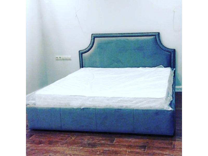 двуспальная кровать в Сочи