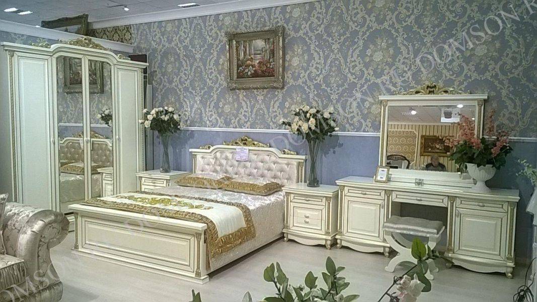 светлый спальный гарнитур в Сочи