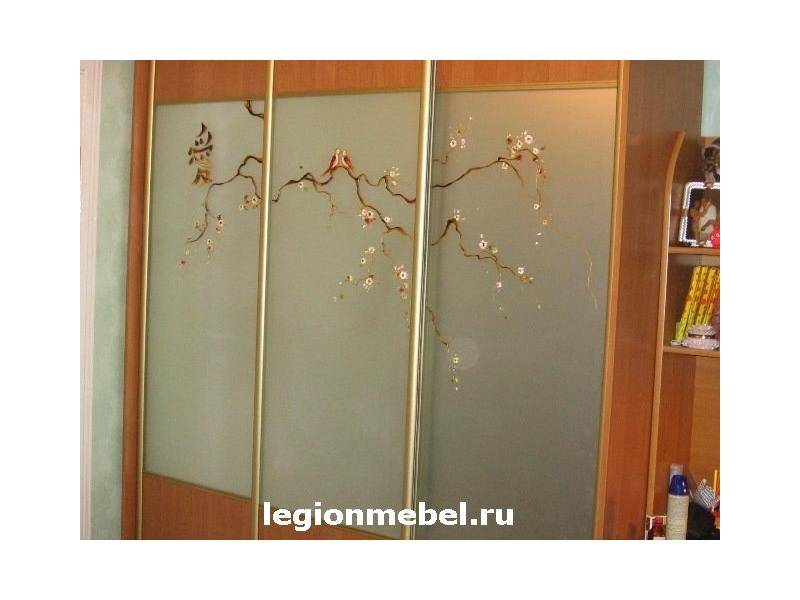 шкаф-купе с витражом в Сочи