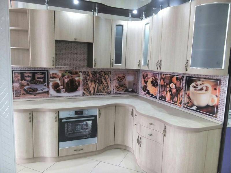 кухонный гарнитур с фасадами пленка пвх в Сочи