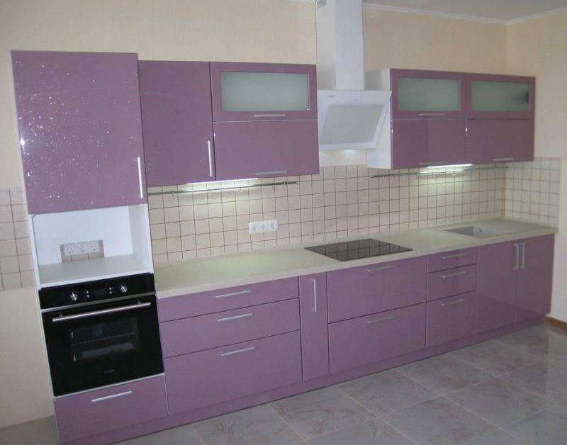 кухня со встроенной бытовой техникой в Сочи