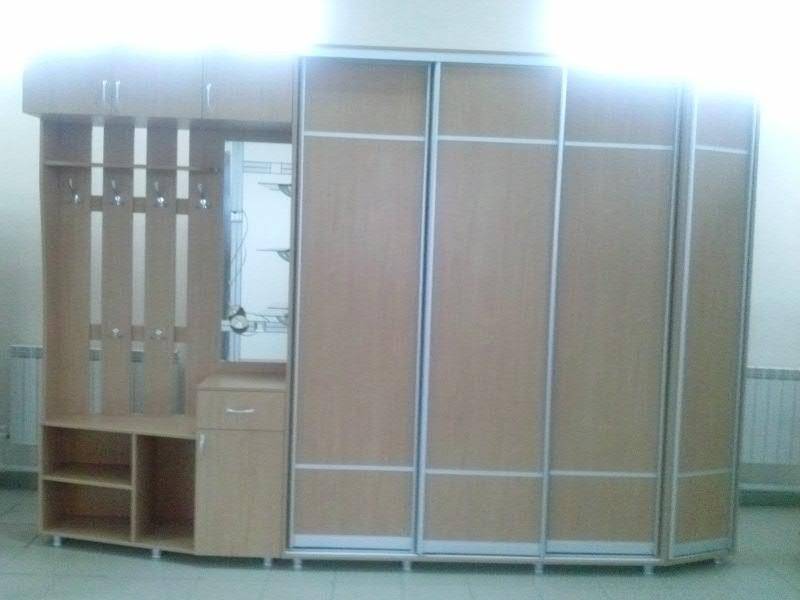 прихожая со шкафом-купе в Сочи