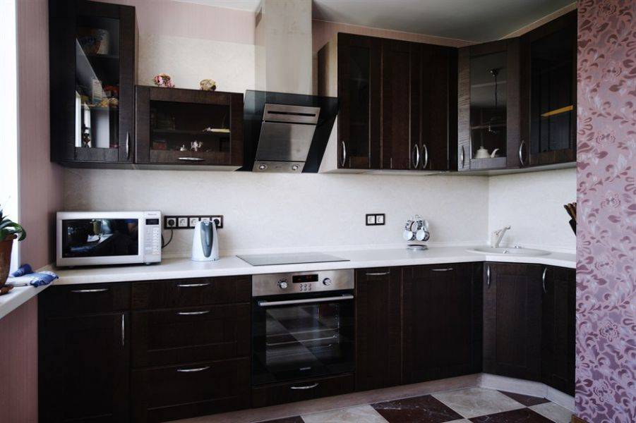 угловая кухня в рамке в Сочи