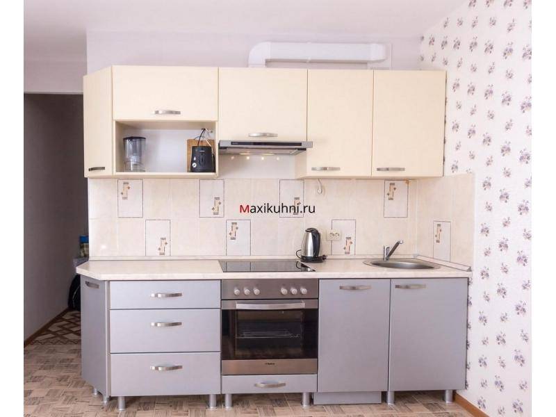 маленькая прямая кухня в Сочи