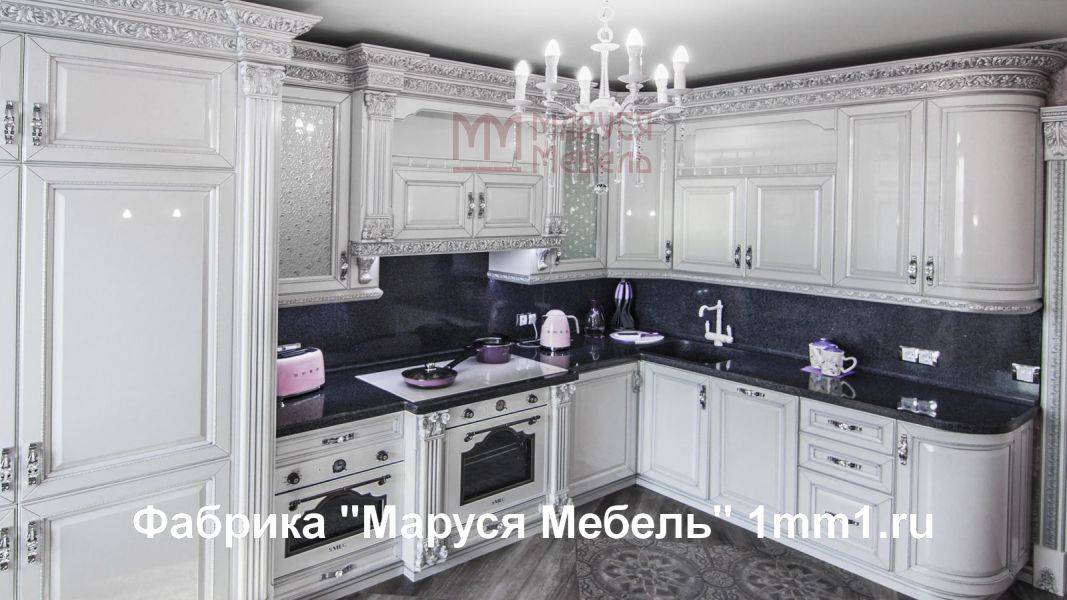 белая резная кухня в Сочи