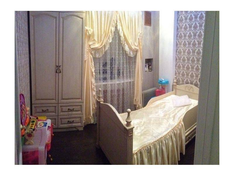 комплект мебели в детскую комнату из массива дуба в Сочи