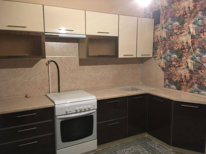 кухня пластик беж+шоколад в Сочи