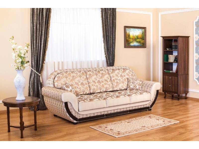 светлый диван-кровать с цветами в Сочи
