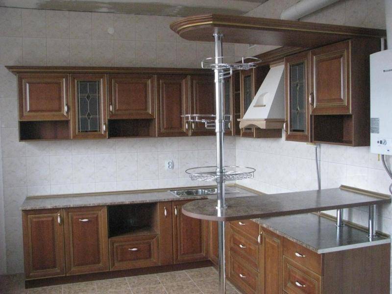 кухня угловая с барной стойкой в Сочи