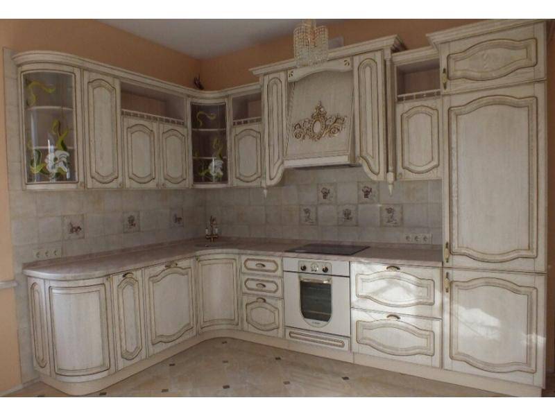 светлый кухонный гарнитур в Сочи