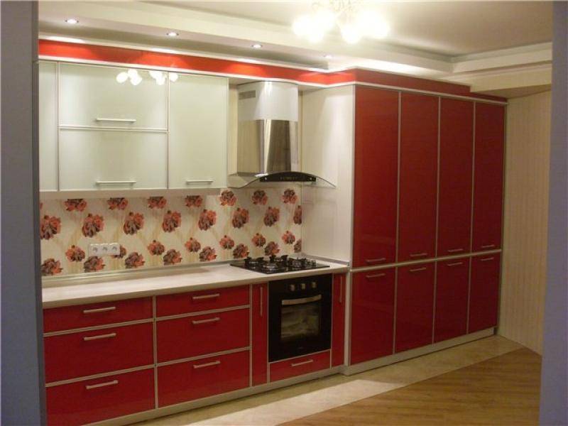 современная прямая кухня в Сочи
