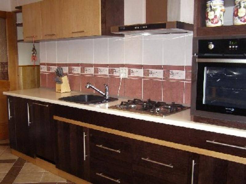 кухонный гарнитур прямой массив в Сочи