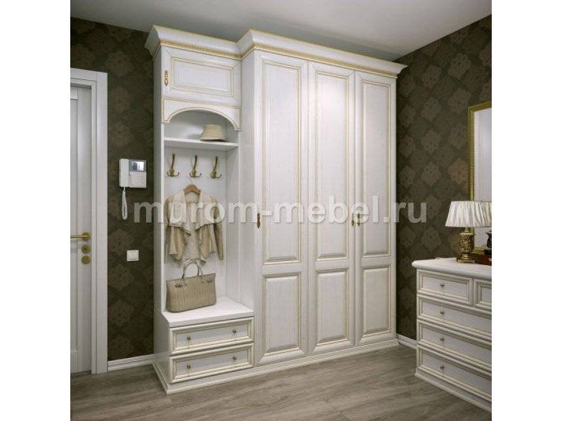 прихожая с открытой вешалкой пальма в Сочи