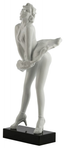 статуэтка she again white в Сочи