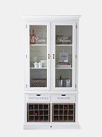 буфет итальянская кухня с ротанговыми ящиками в Сочи